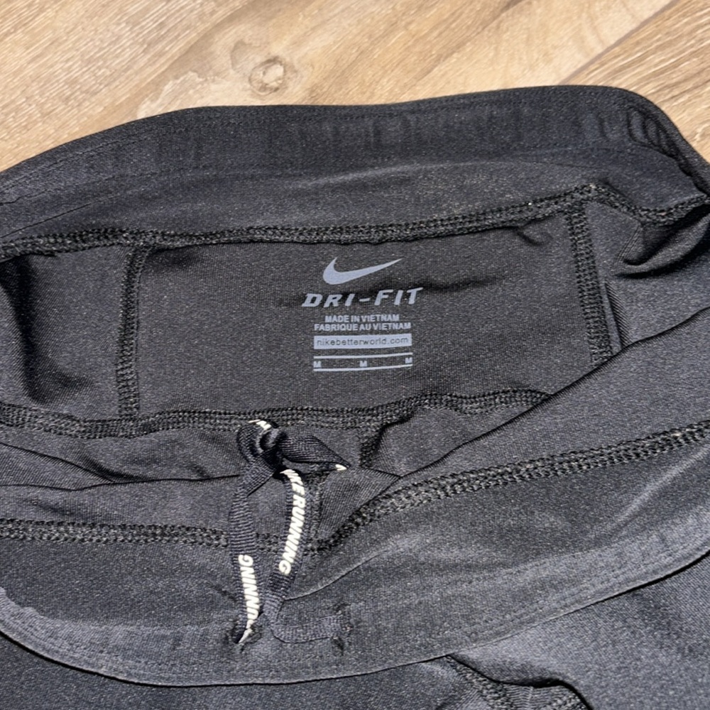 Nike Crop Leggings - Picture 5 of 5